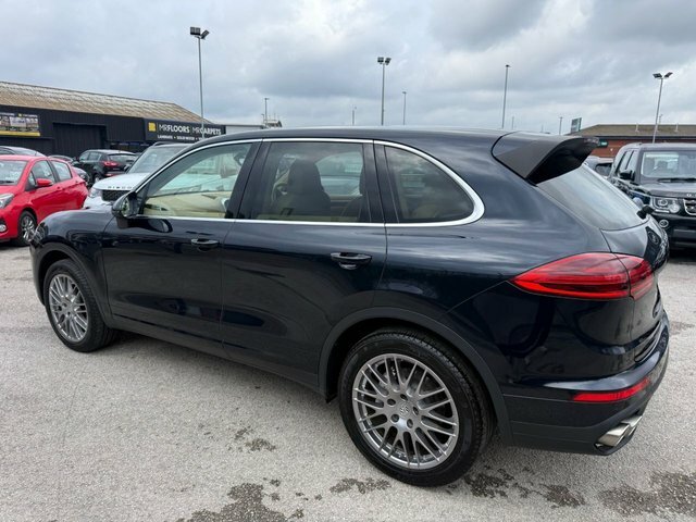 Porsche Cayenne  Red #4
