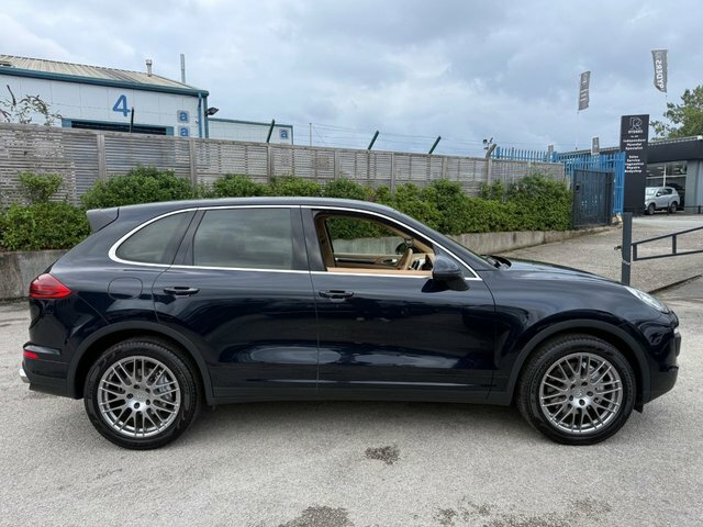 Porsche Cayenne  Red #11
