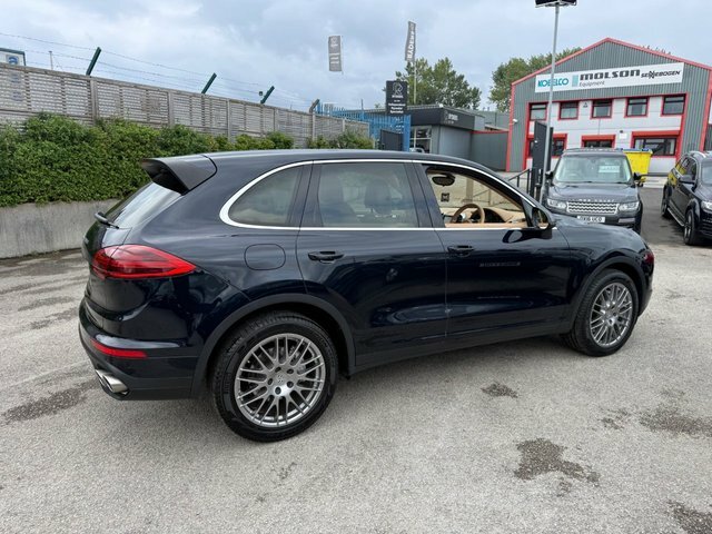 Porsche Cayenne  Red #10