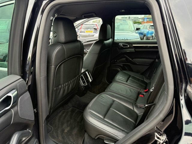 Porsche Cayenne 3.0Td V6 Tiptronic White #29