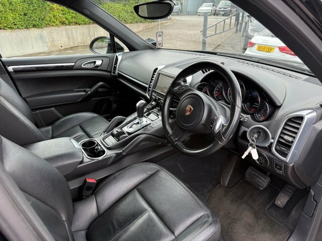 Porsche Cayenne 3.0Td V6 Tiptronic White #14
