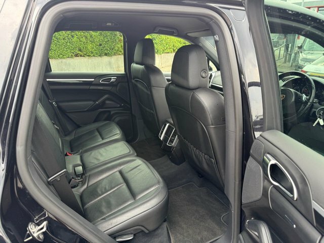 Porsche Cayenne 3.0Td V6 Tiptronic White #30