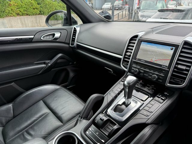 Porsche Cayenne 3.0Td V6 Tiptronic White #27