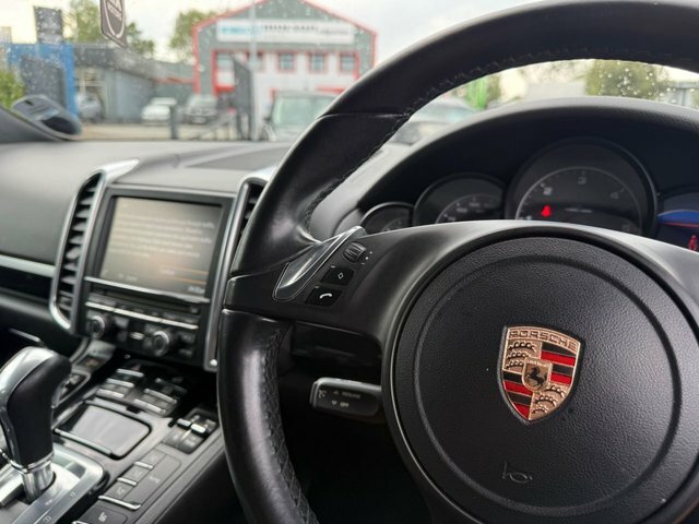Porsche Cayenne 3.0Td V6 Tiptronic White #17