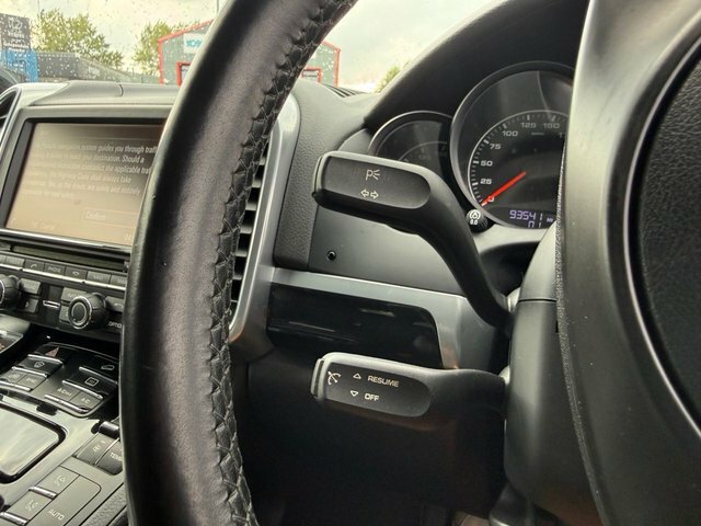Porsche Cayenne 3.0Td V6 Tiptronic White #16