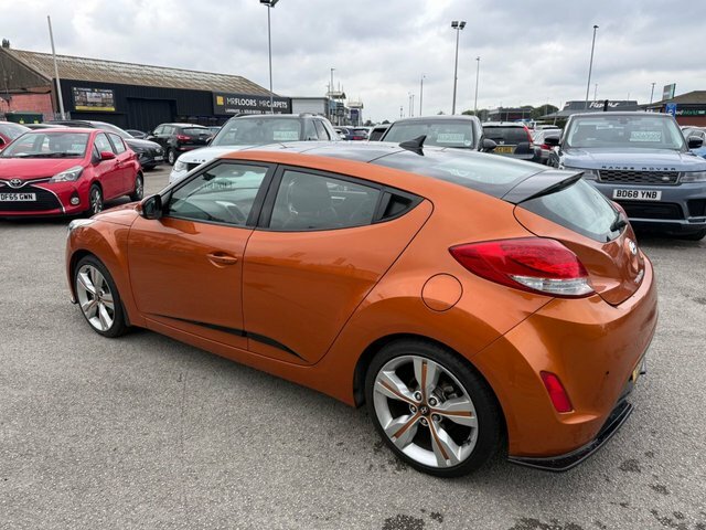 Hyundai Veloster Hatchback Black #4