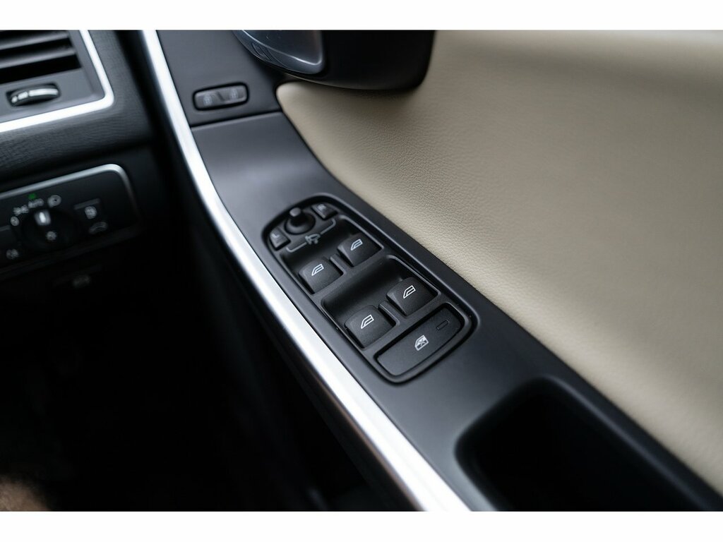 Volvo XC60  Blue #39