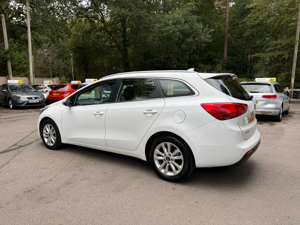Kia Ceed 1.6 Crdi 2 Sportswagon Euro 6 S S White #2