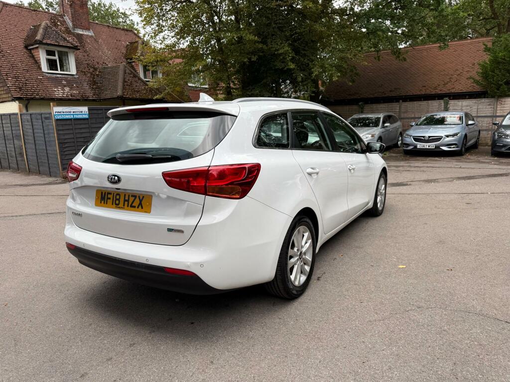 Kia Ceed 1.6 Crdi 2 Sportswagon Euro 6 S S White #4