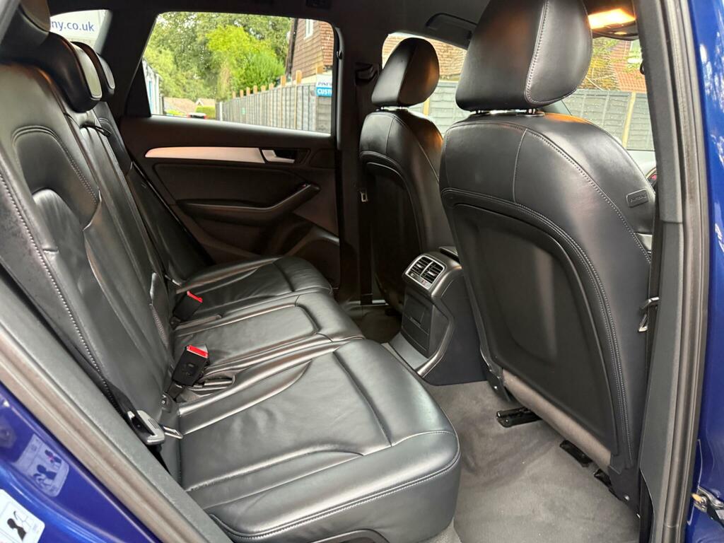 Audi Q5 Black #25
