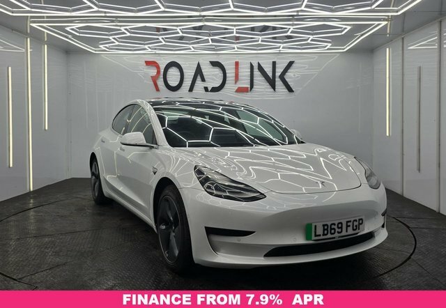 Tesla Model 3 Standard Range Plus Saloon Rwd White