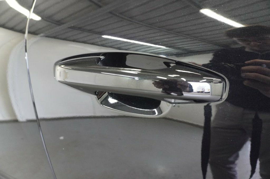Volvo C40 Suv Black #5