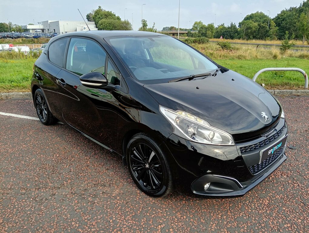 Peugeot 208 2017 Peugeot 208 1.2 Puretech Black Edition Black