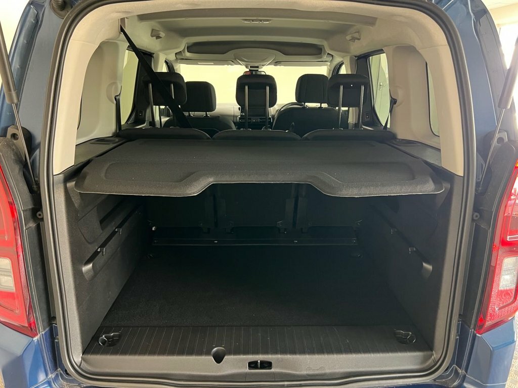 Vauxhall Combo Life 1.5L Elite Blue #5