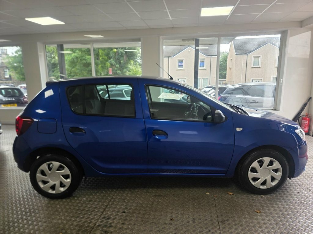 Dacia Sandero Essential Grey #4