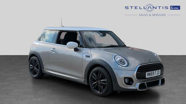Mini Hatch 1.5 Cooper Sport Hatchback Euro Silver