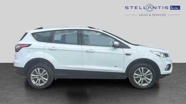 Ford Kuga 2.0 Tdci Ecoblue Zetec Suv Awd E EP68CTF White #2