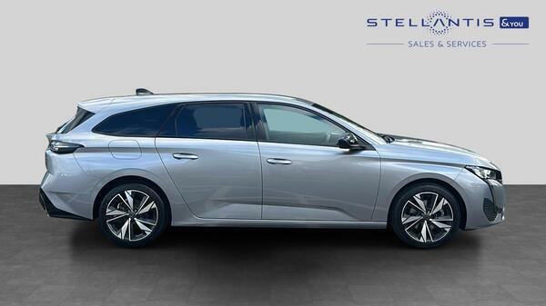 Peugeot 308 SW 1.2 Puretech Allure Estate Eat Euro 6 #2