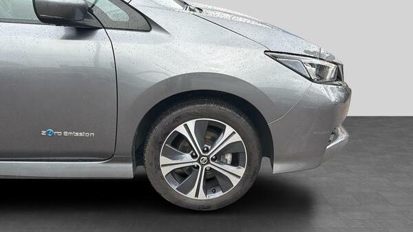 Nissan Leaf Acenta White #14