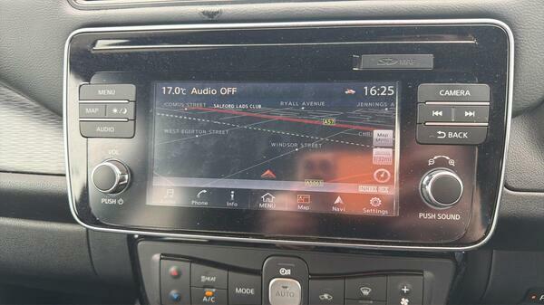 Nissan Leaf Acenta White #28