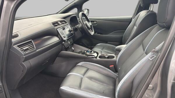 Nissan Leaf Acenta White #31