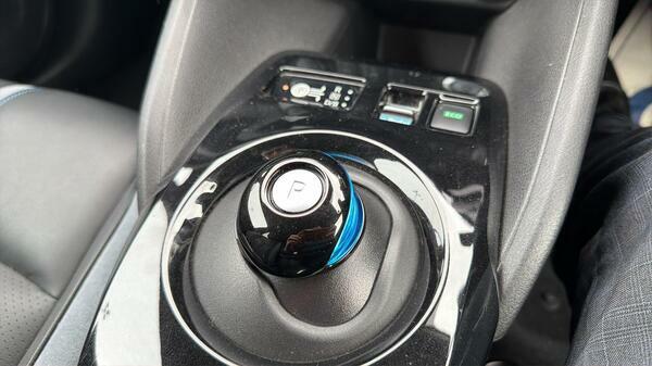 Nissan Leaf Acenta White #26