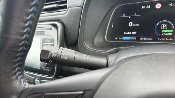 Nissan Leaf Acenta White #22