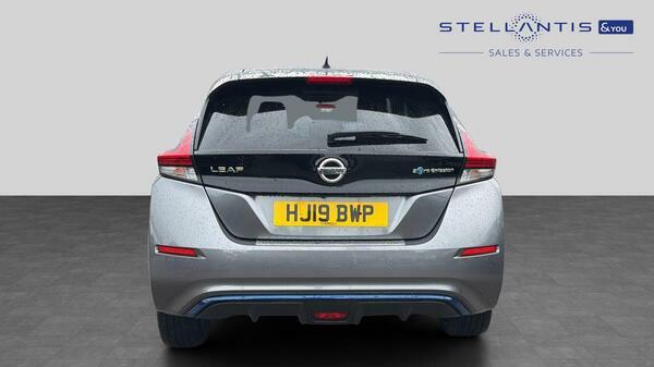 Nissan Leaf Acenta White #4