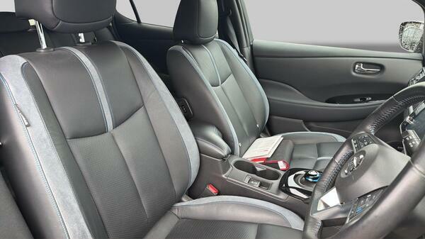 Nissan Leaf Acenta White #18