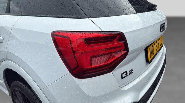 Audi Q2 1.5 Tfsi Cod 35 Black Edition Suv S Tro MD75PZJ #5