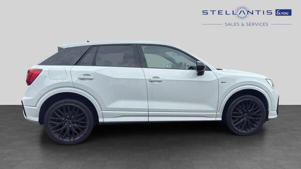 Audi Q2 1.5 Tfsi Cod 35 Black Edition Suv S Tro MD75PZJ #2