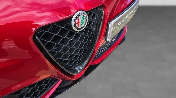 Alfa Romeo Giulia Veloce Red #33