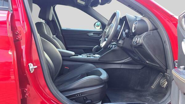 Alfa Romeo Giulia Veloce Red #31