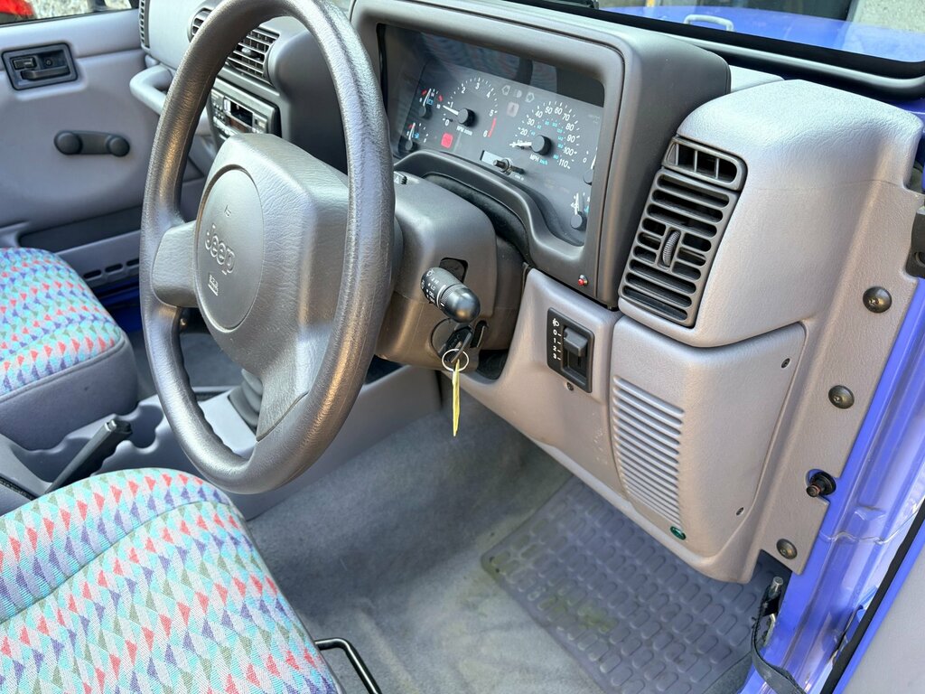 Jeep Wrangler Sahara Edition Green #12