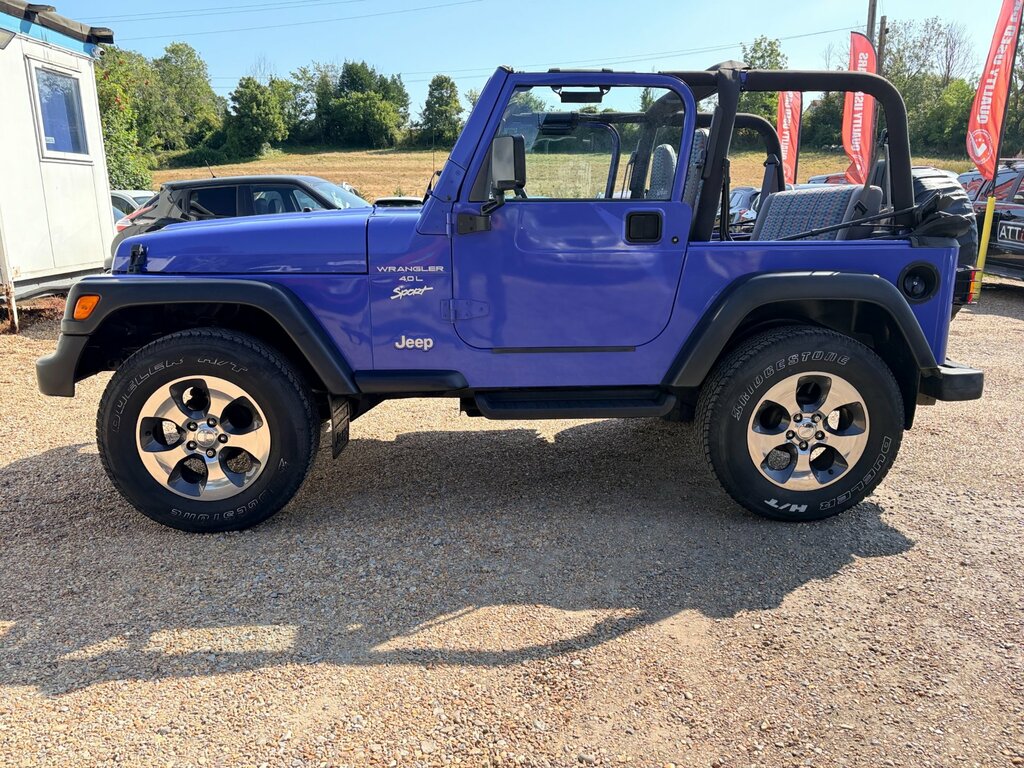 Jeep Wrangler Sahara Edition Green #10