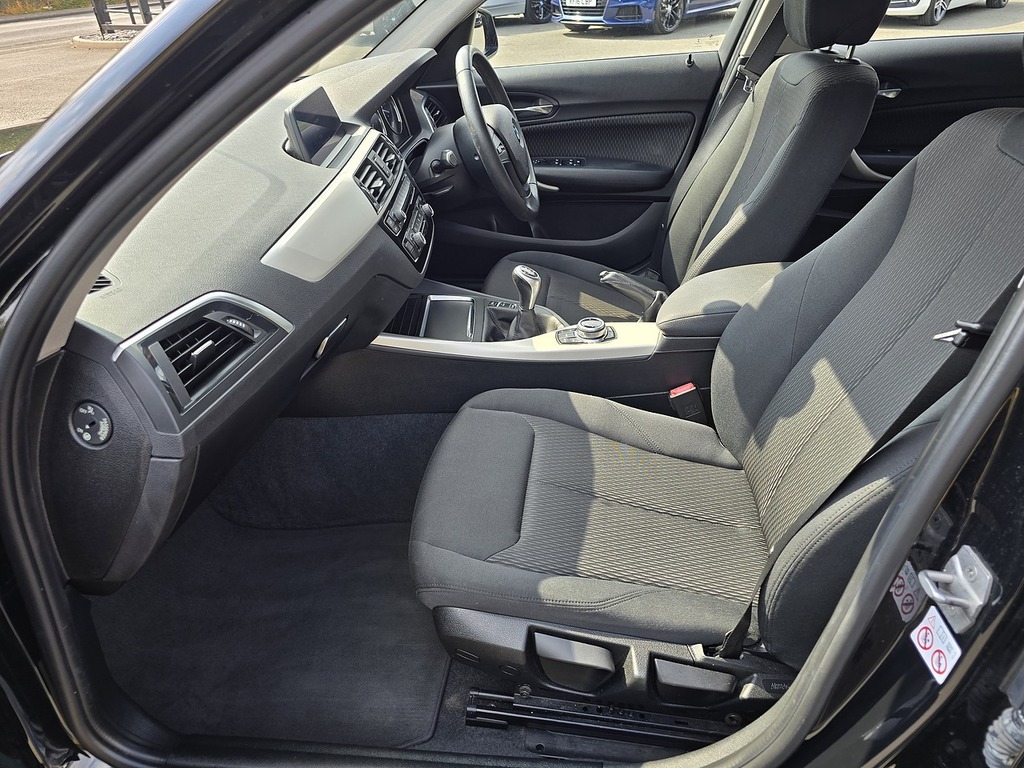 BMW 1 Series 118D Se Black #4