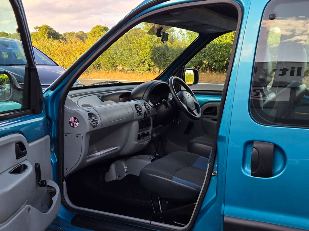 Renault Kangoo Expression 16V E4 Grey #30