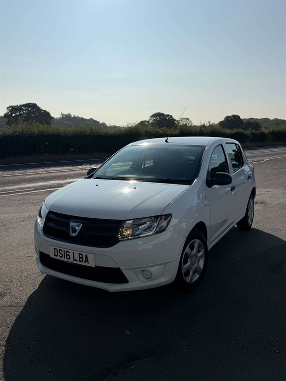 Dacia Sandero Ambiance White #1