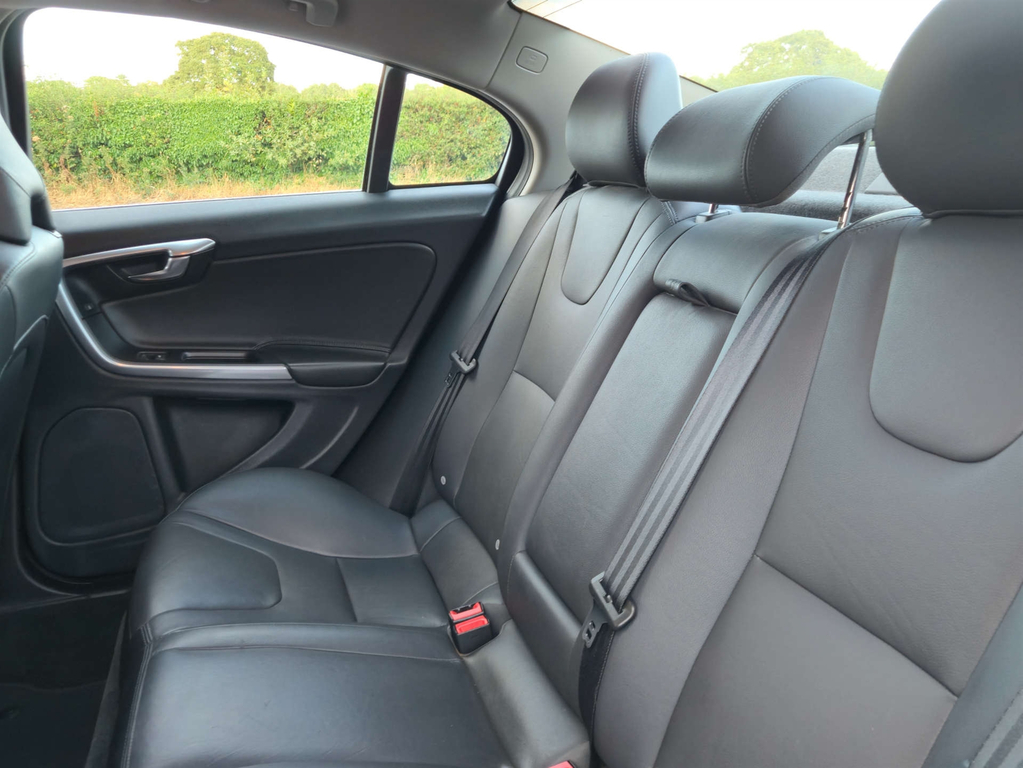 Volvo S60 D4 R-design Lux Nav Black #28