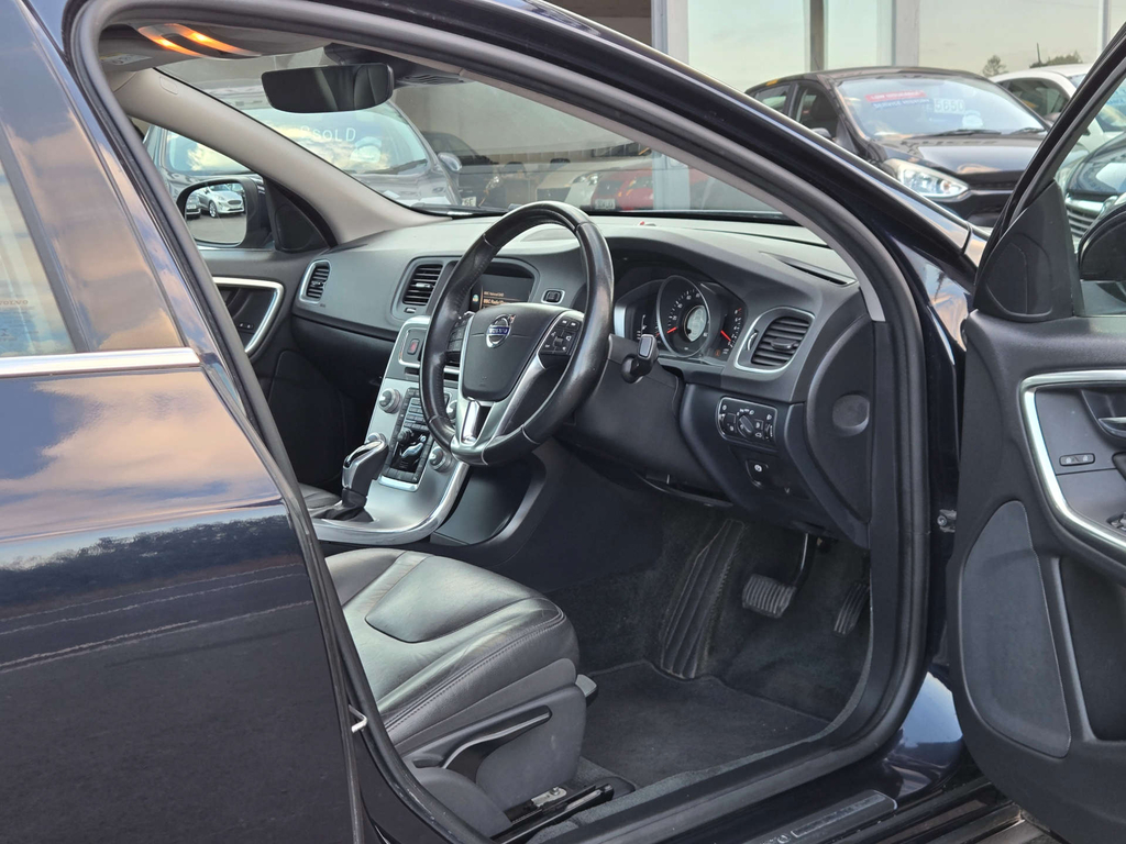 Volvo S60 D4 R-design Lux Nav Black #17