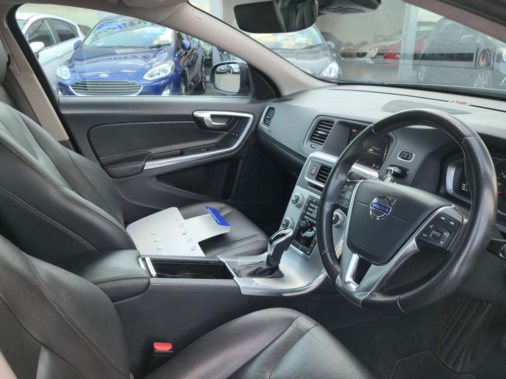 Volvo S60 D4 R-design Lux Nav Black #19