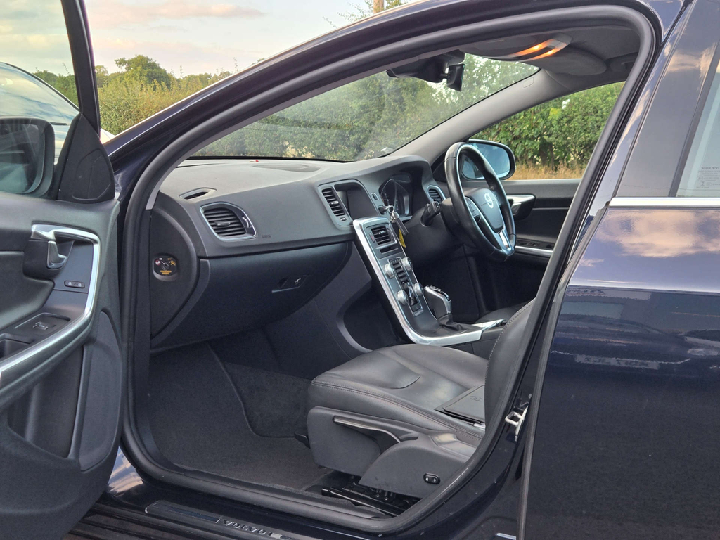 Volvo S60 D4 R-design Lux Nav Black #29