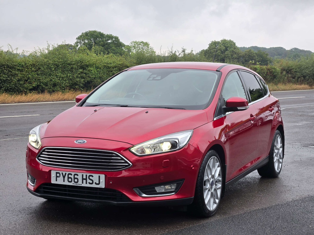 Ford Focus Titanium X PY66HSJ #2