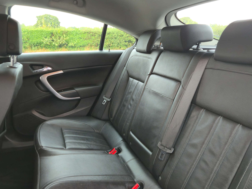 Vauxhall Insignia Hatchback 2.0 Silver #29