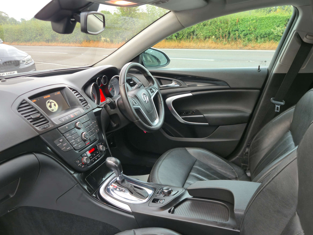 Vauxhall Insignia Hatchback 2.0 Silver #32