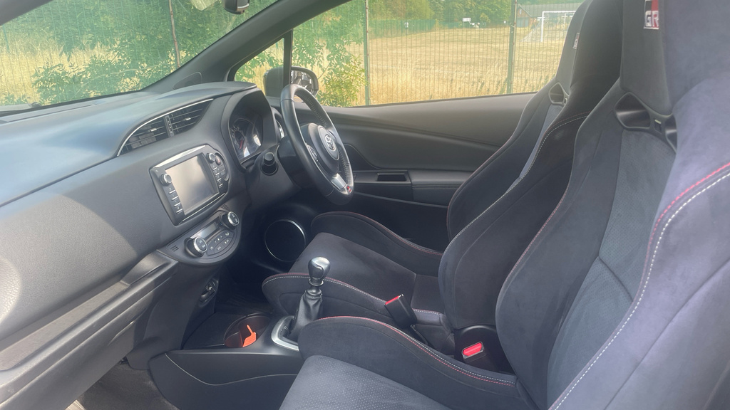 Toyota Yaris 1.8 Dual Vvt-i Grmn Euro 6 White #5