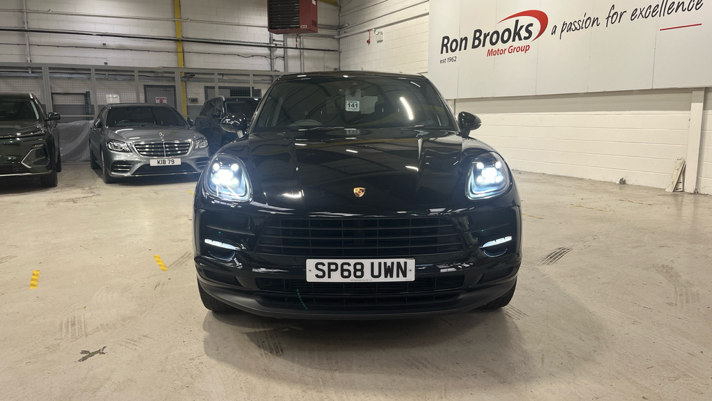 Porsche Macan 2018 67 S  #37