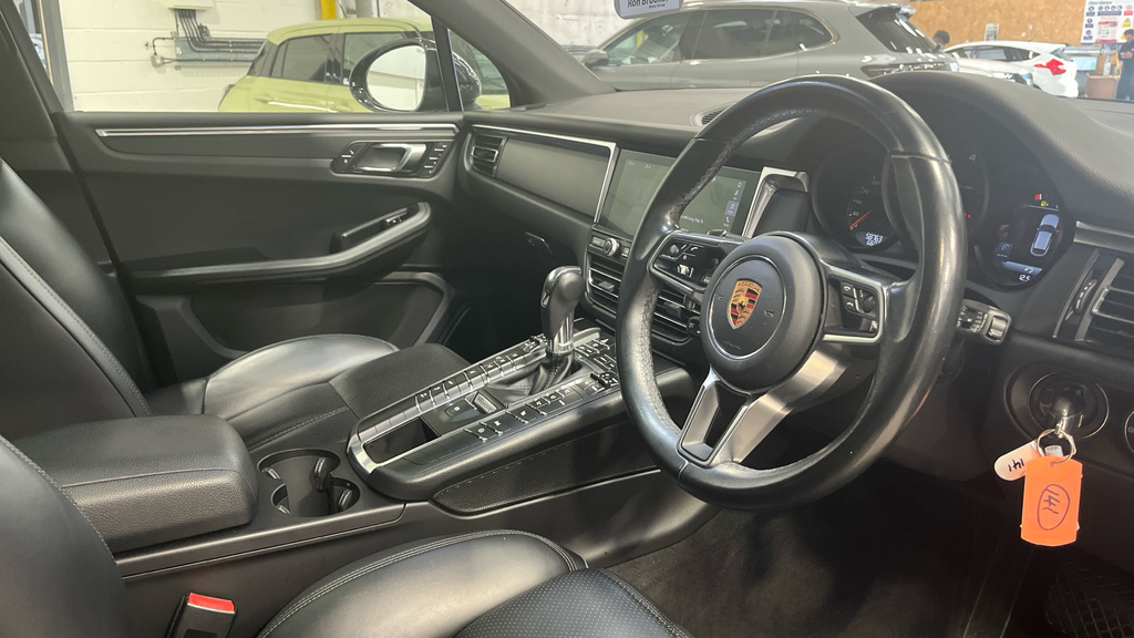 Porsche Macan 2018 67 S  #12