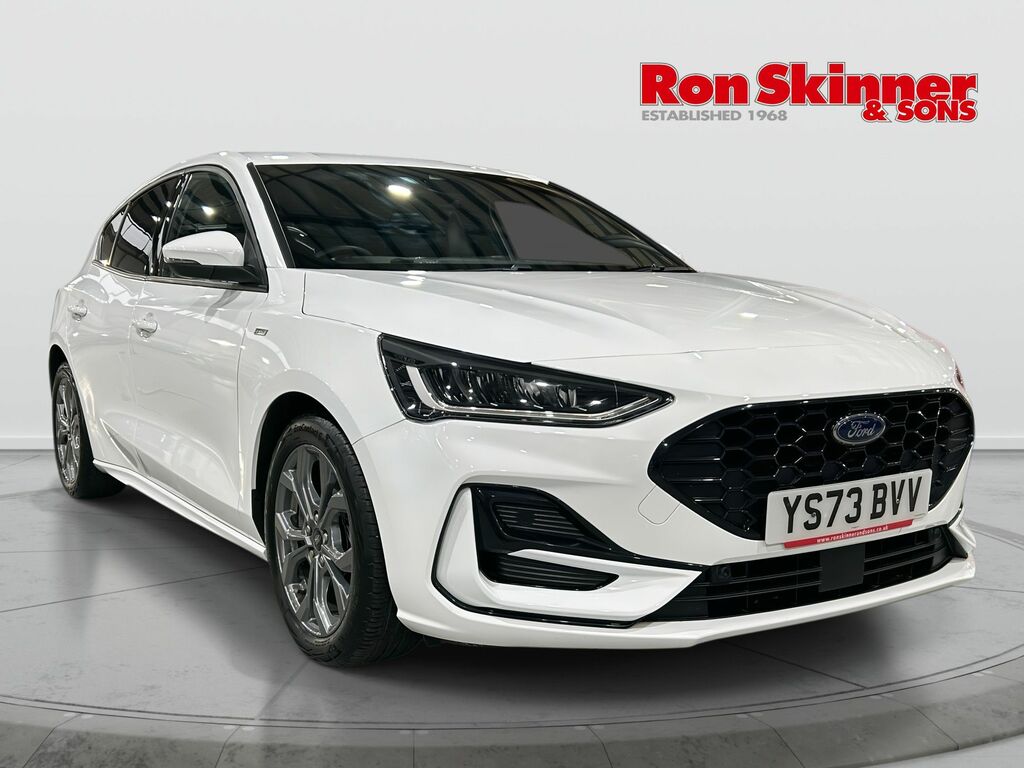 Ford Focus 1.0T Ecoboost St-line Hatchback White