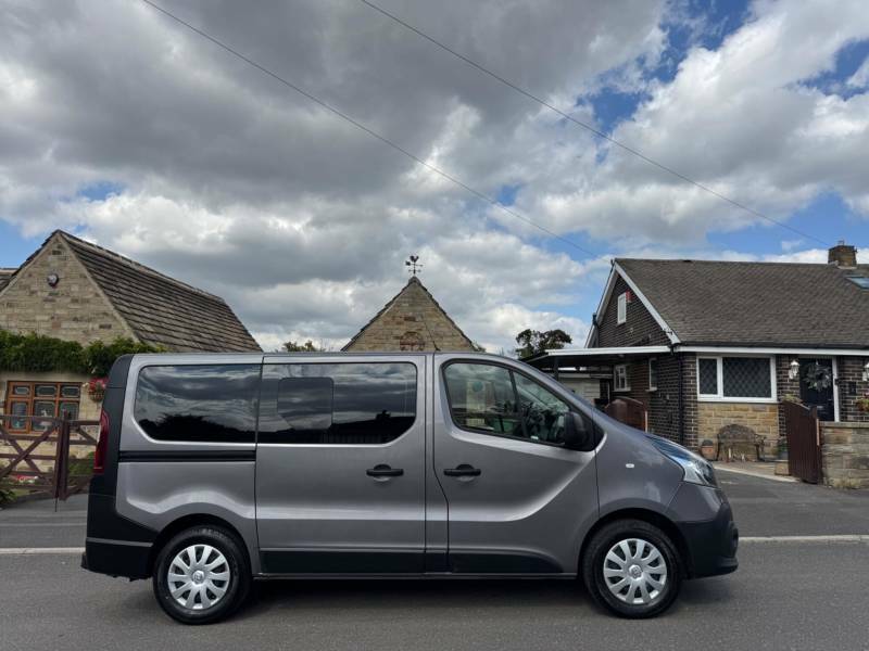 Renault Trafic Mpv Green #3